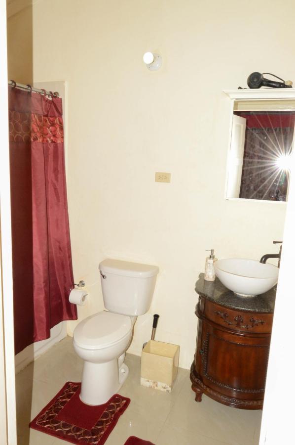 Josan'S Haven Villa Ocho Rios Exterior photo