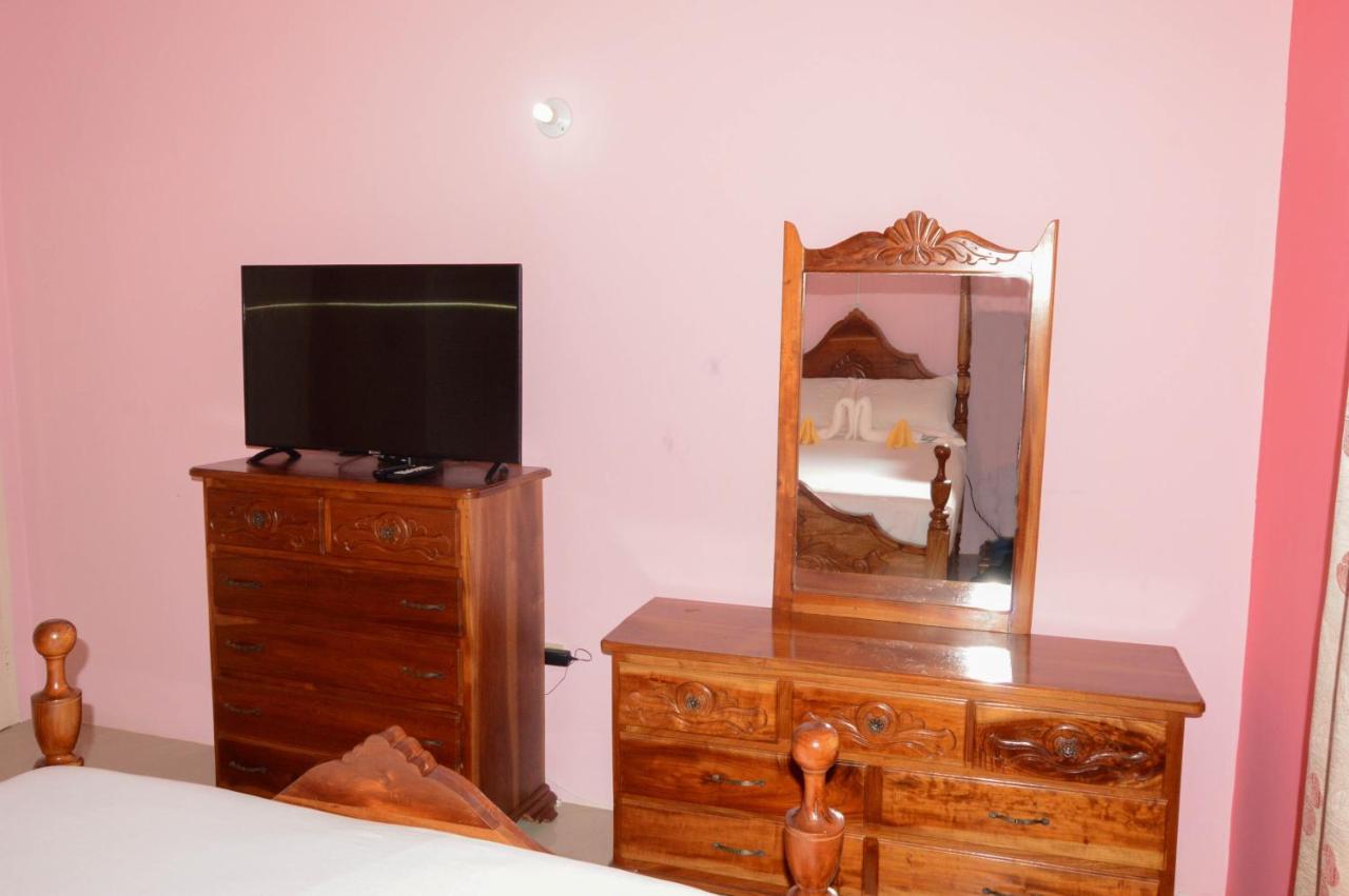 Josan'S Haven Villa Ocho Rios Exterior photo